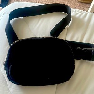 LULU FANNY PACK DUPE